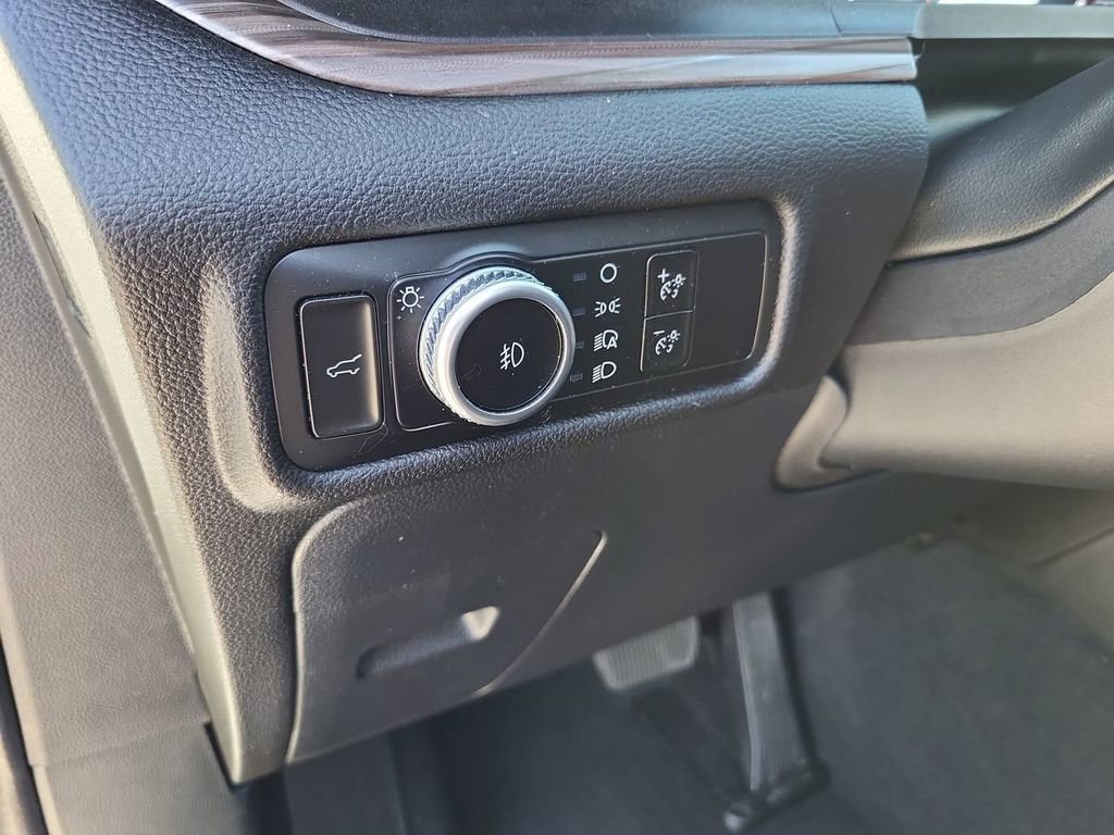 Used 2022 Ford Explorer Limited w/ Limited Technology Package image 14