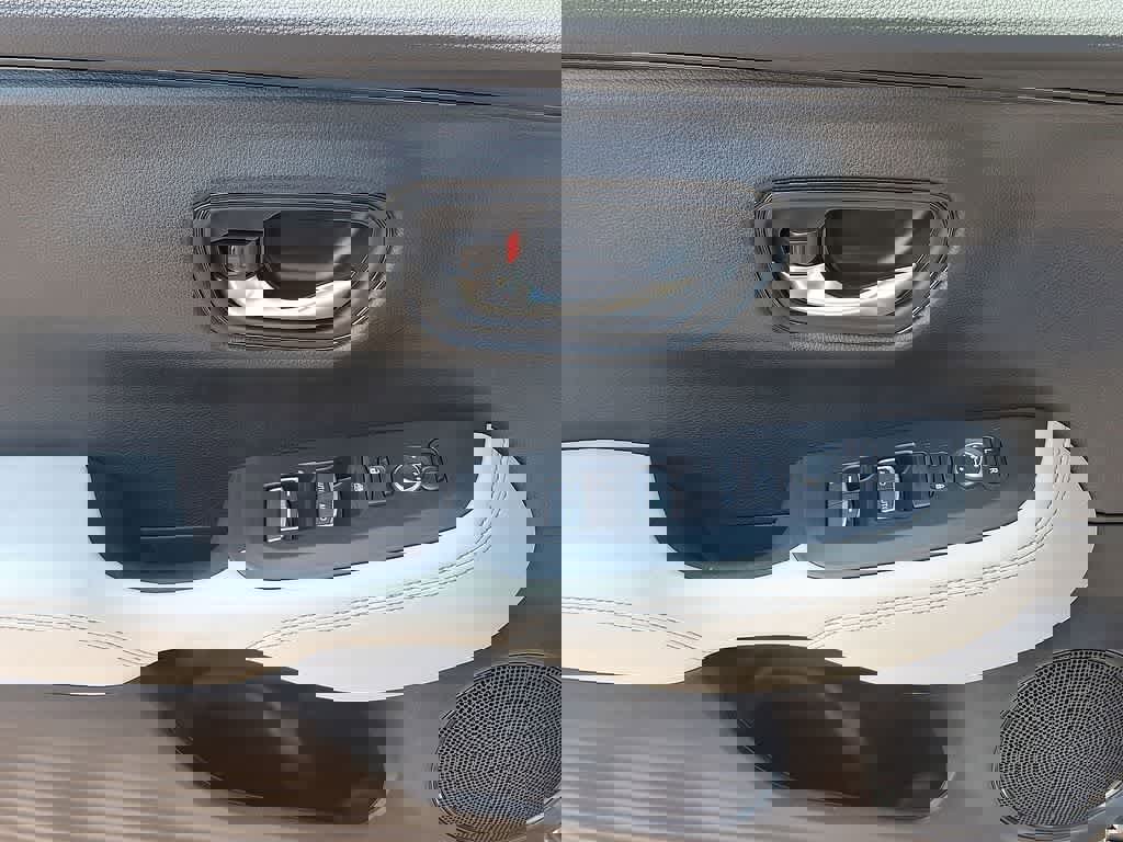 Certified 2025 Honda HR-V EX-L image 10