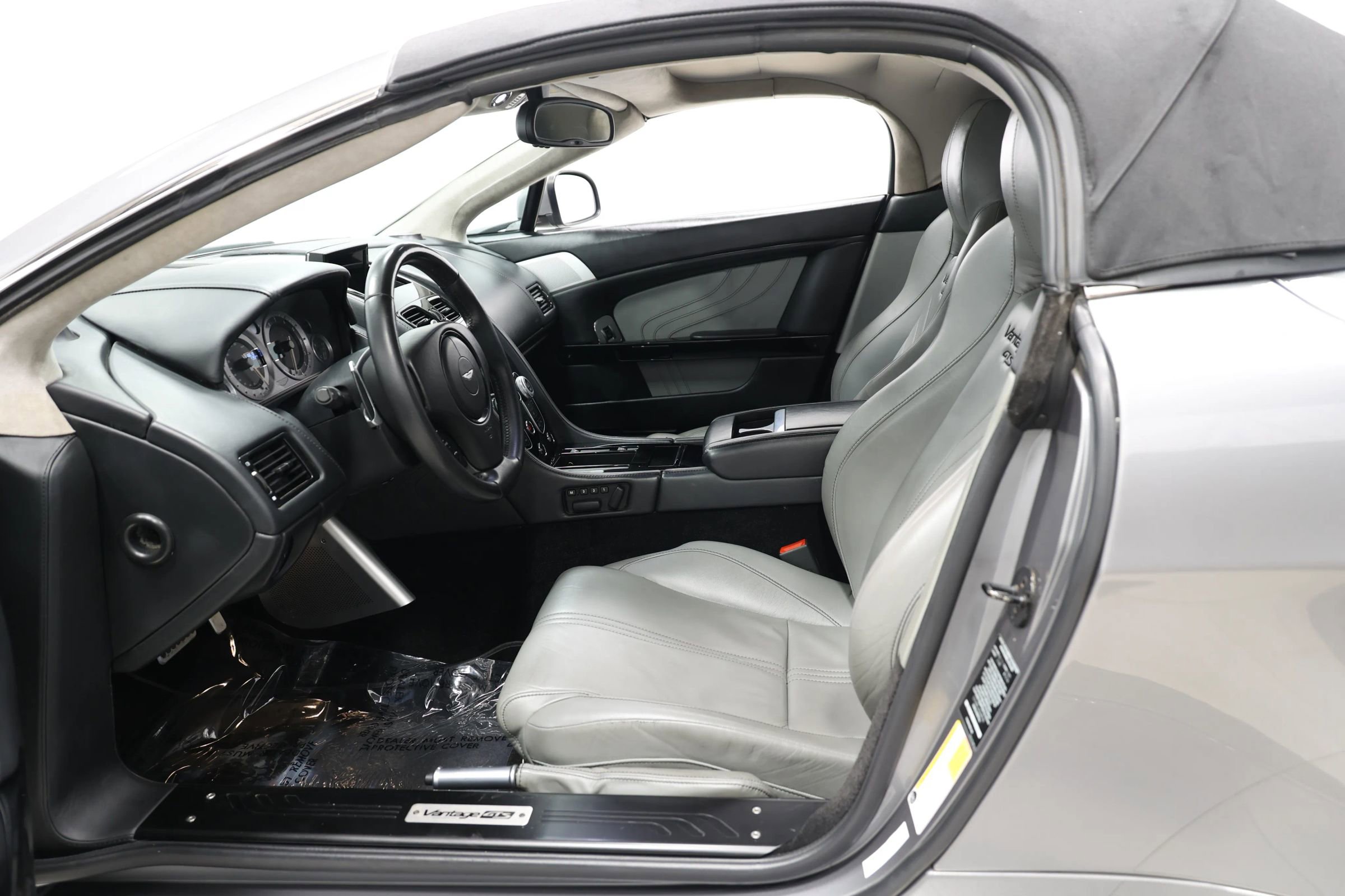 Used 2016 Aston Martin V8 Vantage S image 11