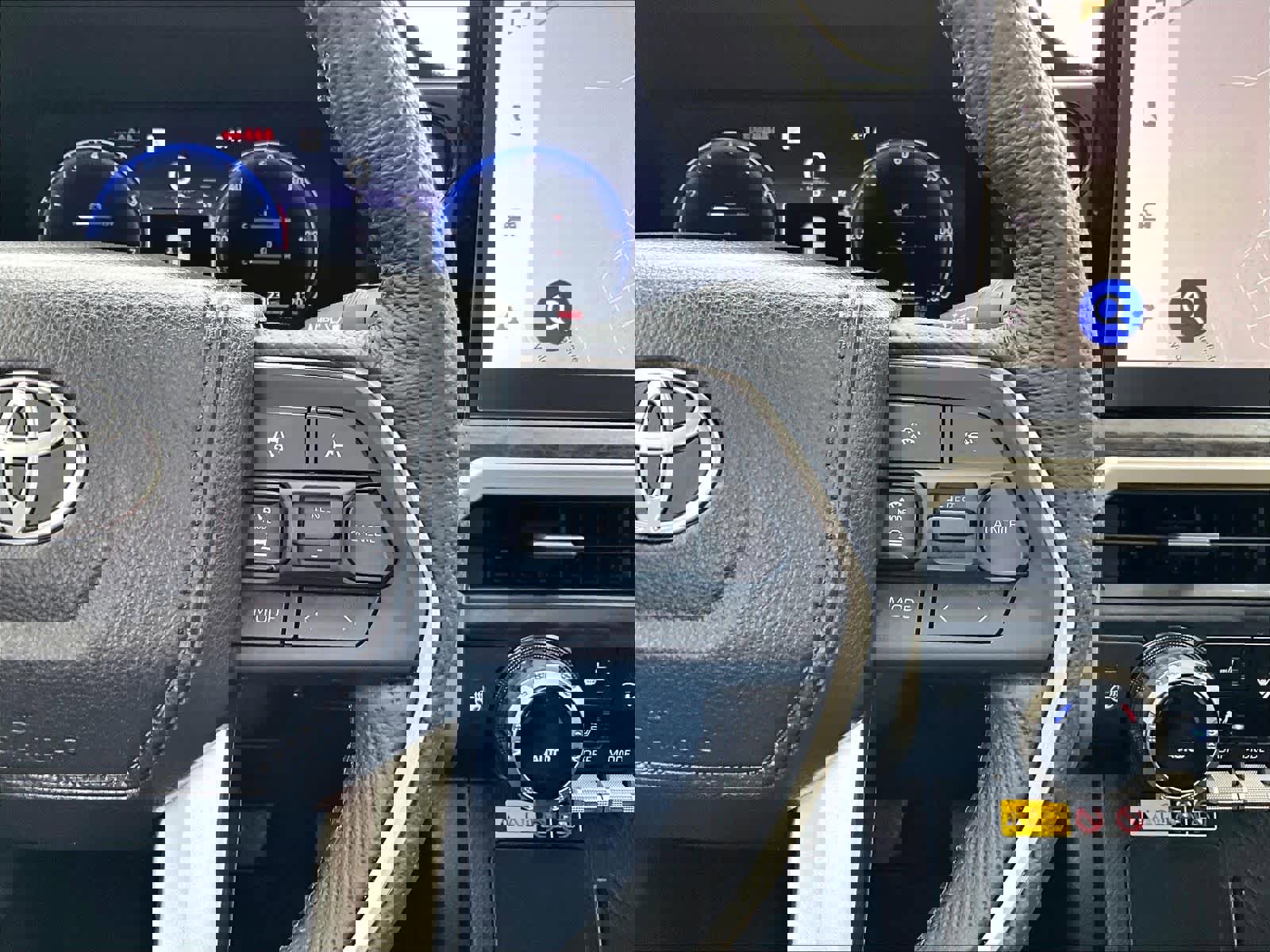 Used 2025 Toyota Tacoma Limited image 24