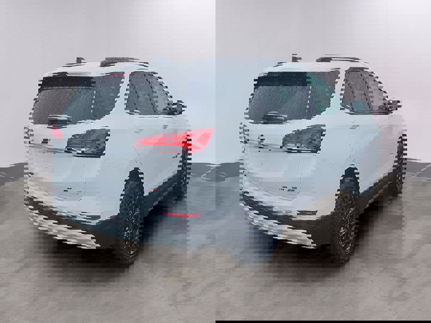 Used 2022 Chevrolet Equinox RS w/ RS Leather Package image 4