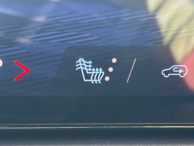 Used 2025 Chevrolet Equinox EV LT w/ Comfort Package FWD image 31