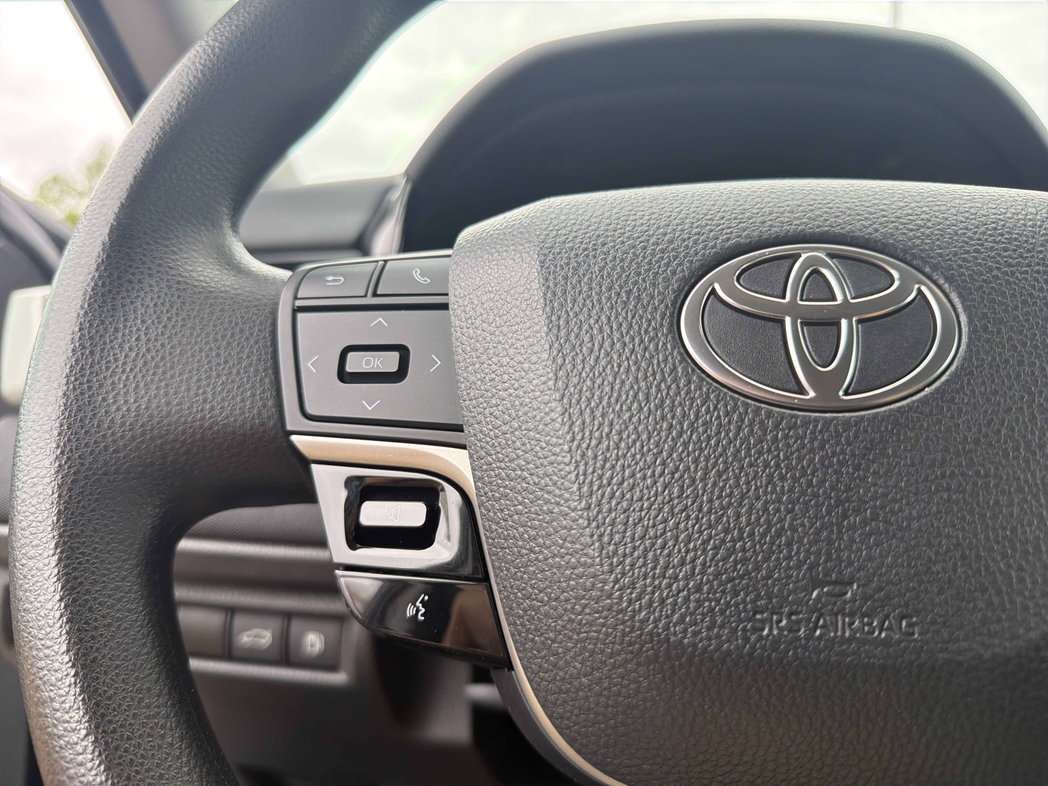 Certified 2025 Toyota Camry LE FWD image 10