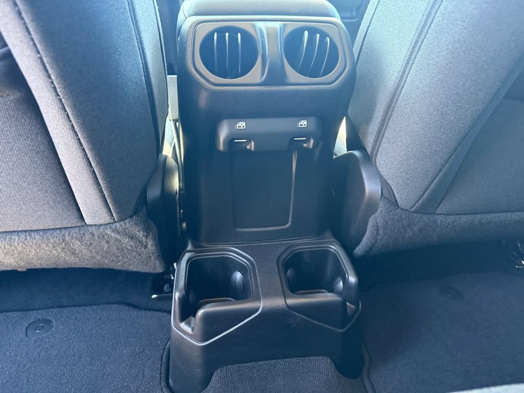 Used 2025 Jeep Wrangler Unlimited Sport AWD/4WD image 17