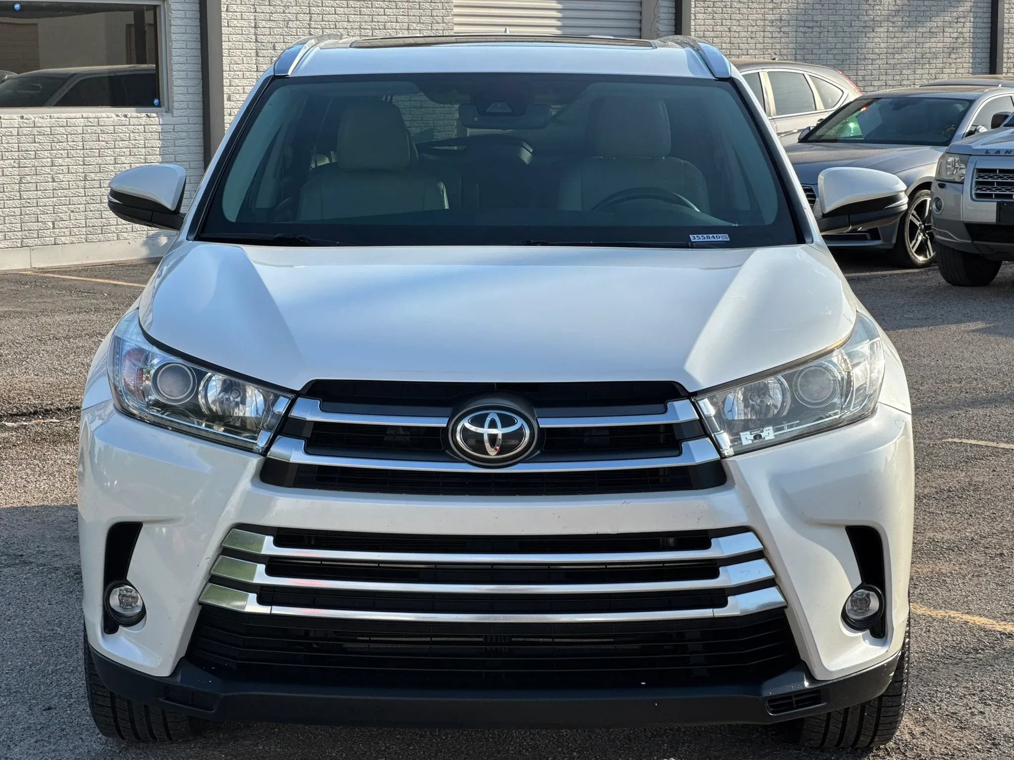 Used 2019 Toyota Highlander Limited FWD image 10