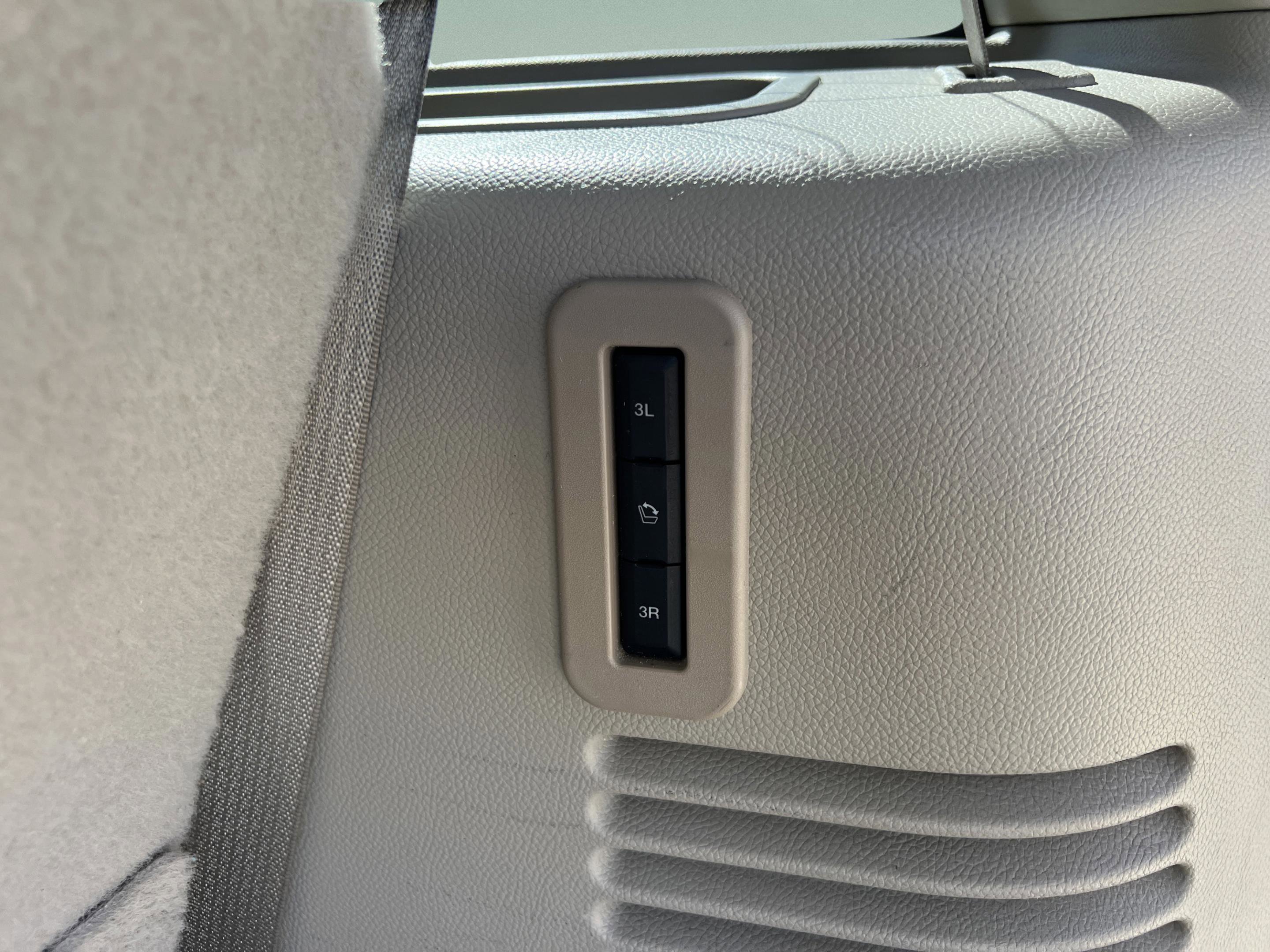 Used 2017 Lincoln Navigator Select image 36