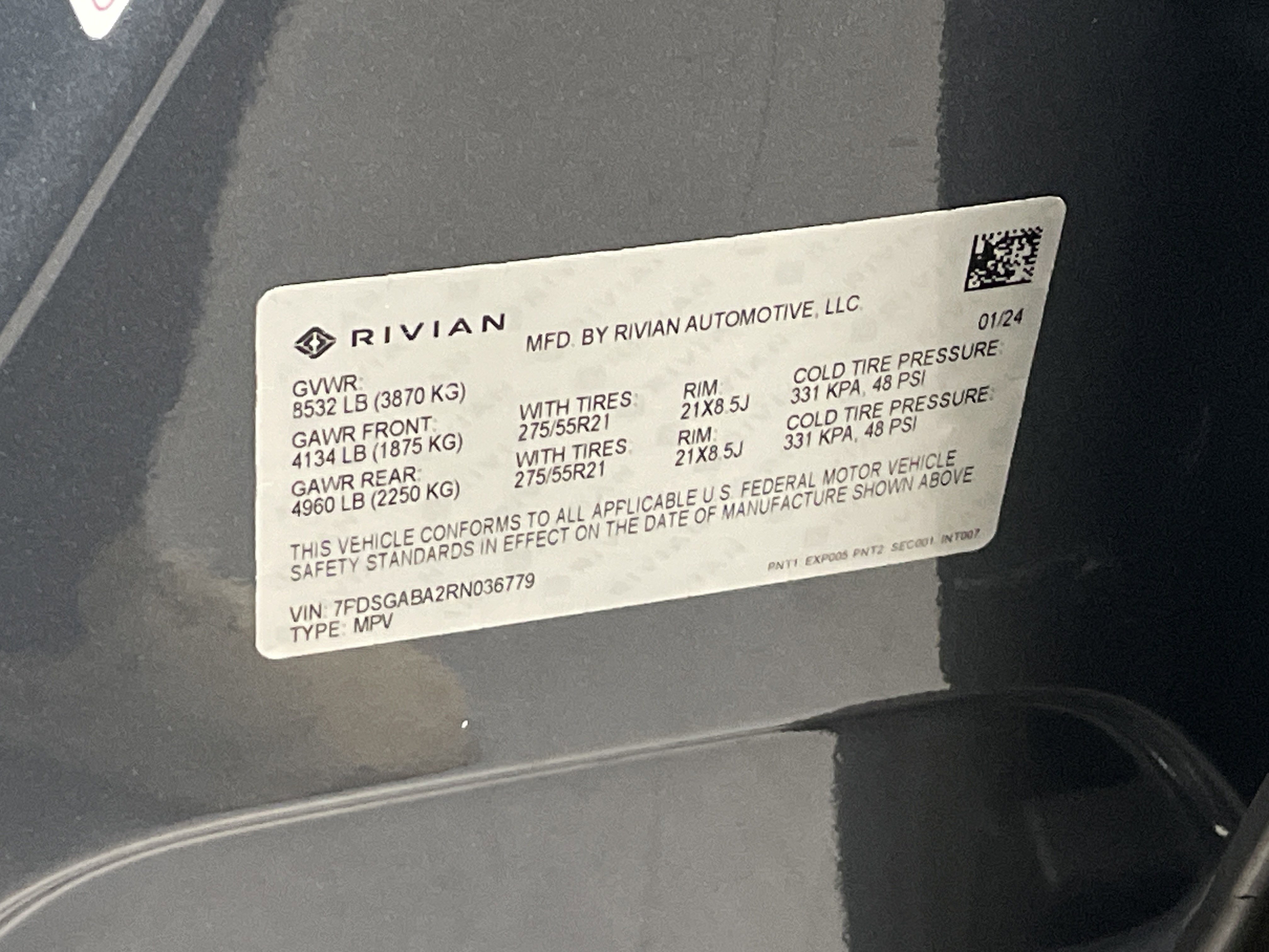 Used 2024 Rivian R1S Adventure image 36