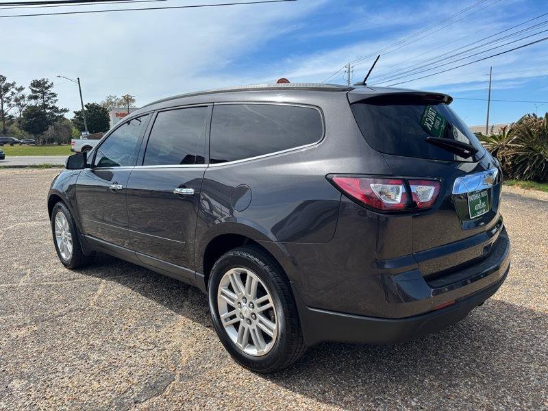 Used 2015 Chevrolet Traverse LT w/ Style and Technology Package FWD image 3