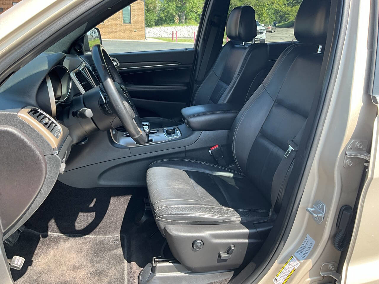 Used 2015 Jeep Grand Cherokee Limited image 9