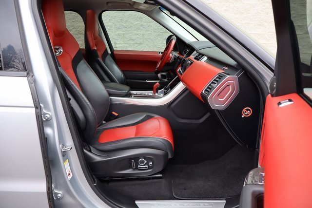 Used 2019 Land Rover Range Rover Sport SVR image 39