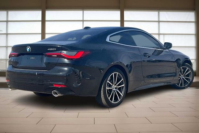 Used 2025 BMW 430i Coupe w/ Premium Package image 2