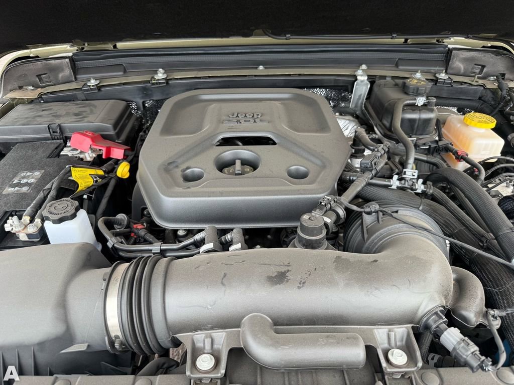 Used 2025 Jeep Wrangler Sport S image 30