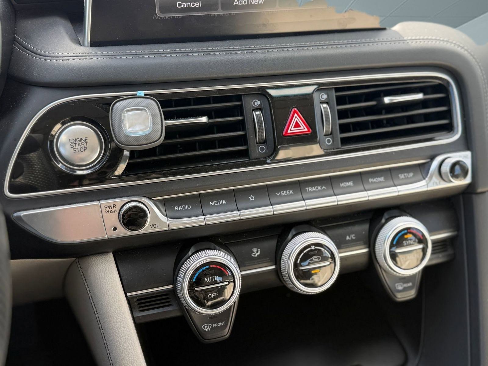 Used 2019 Genesis G70 2.0T Advanced image 25