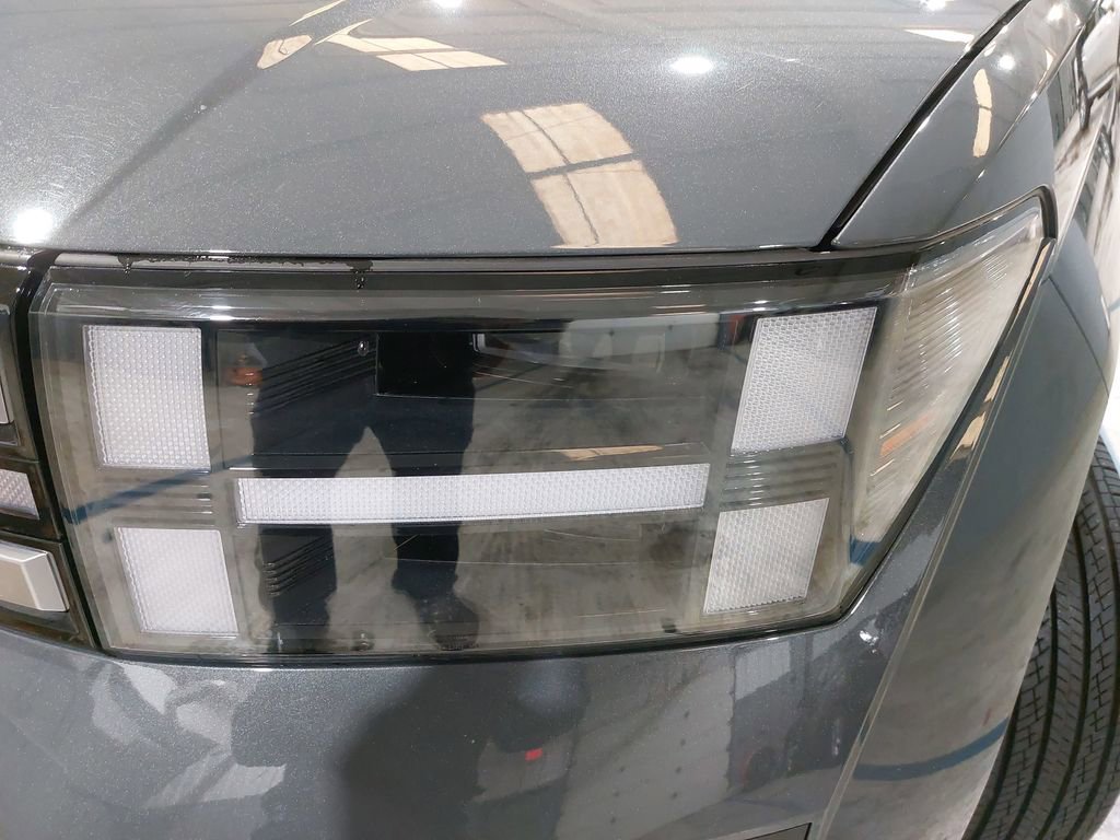 Used 2025 Hyundai Santa Fe SE FWD image 31