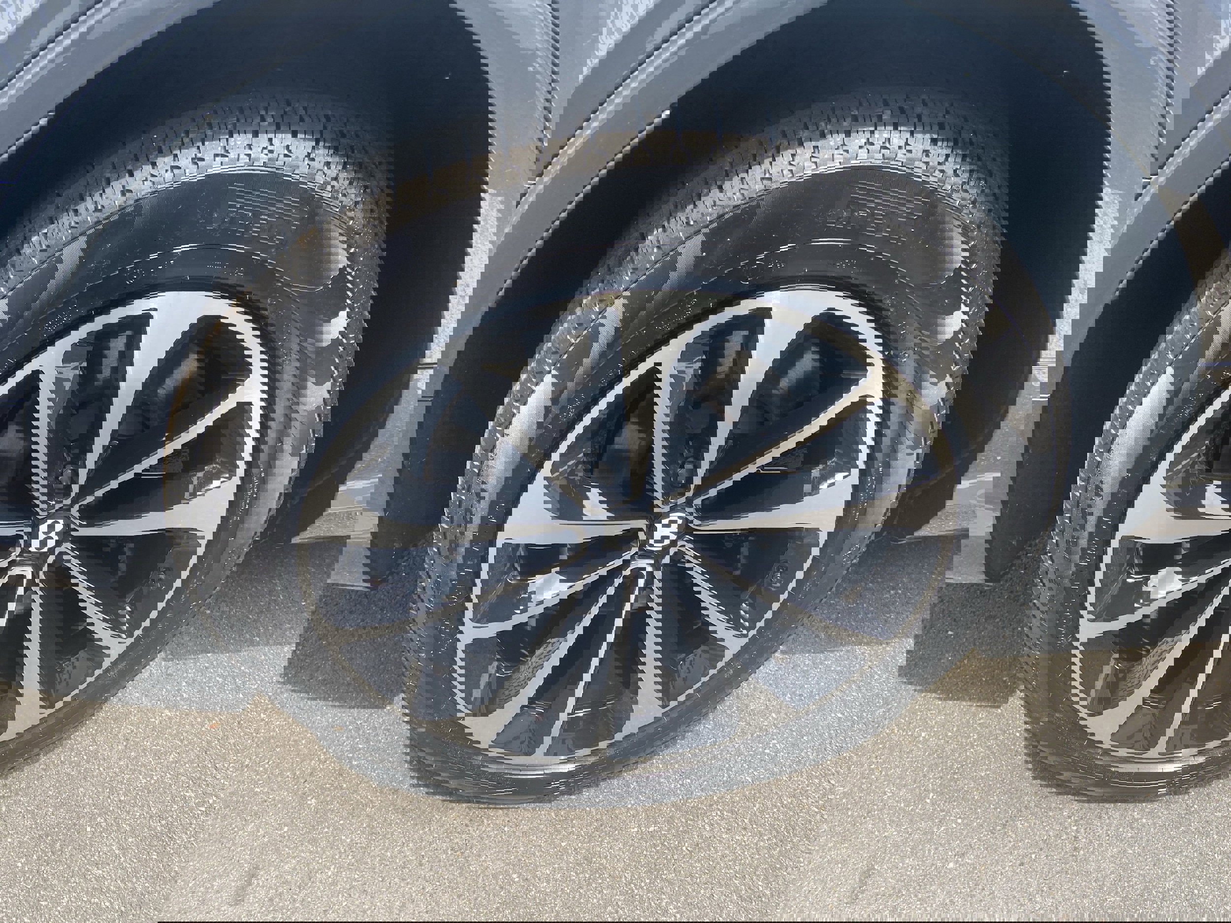 New 2025 Bentley Bentayga Extended Wheelbase image 31