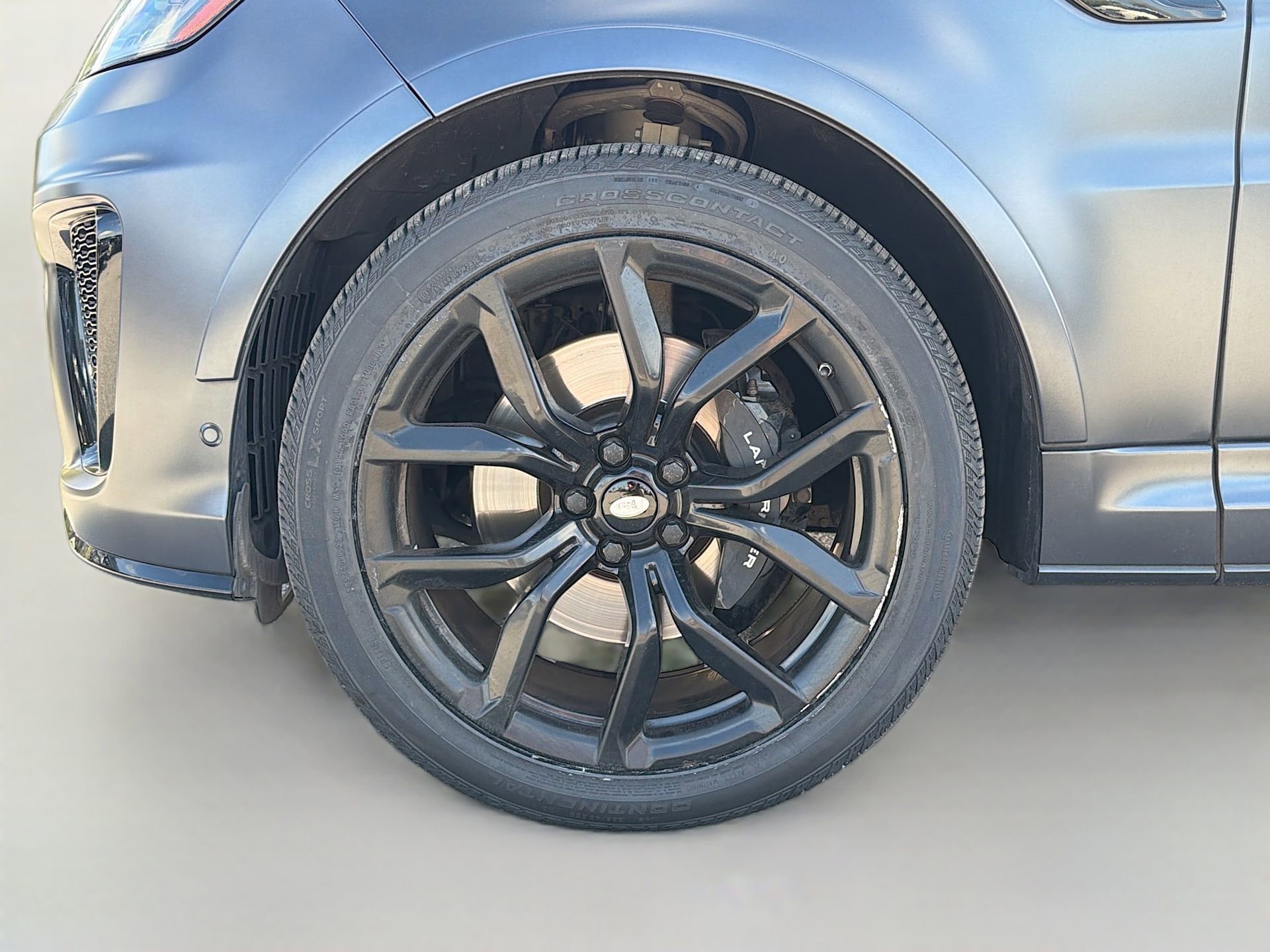 Used 2020 Land Rover Range Rover Sport SVR image 42