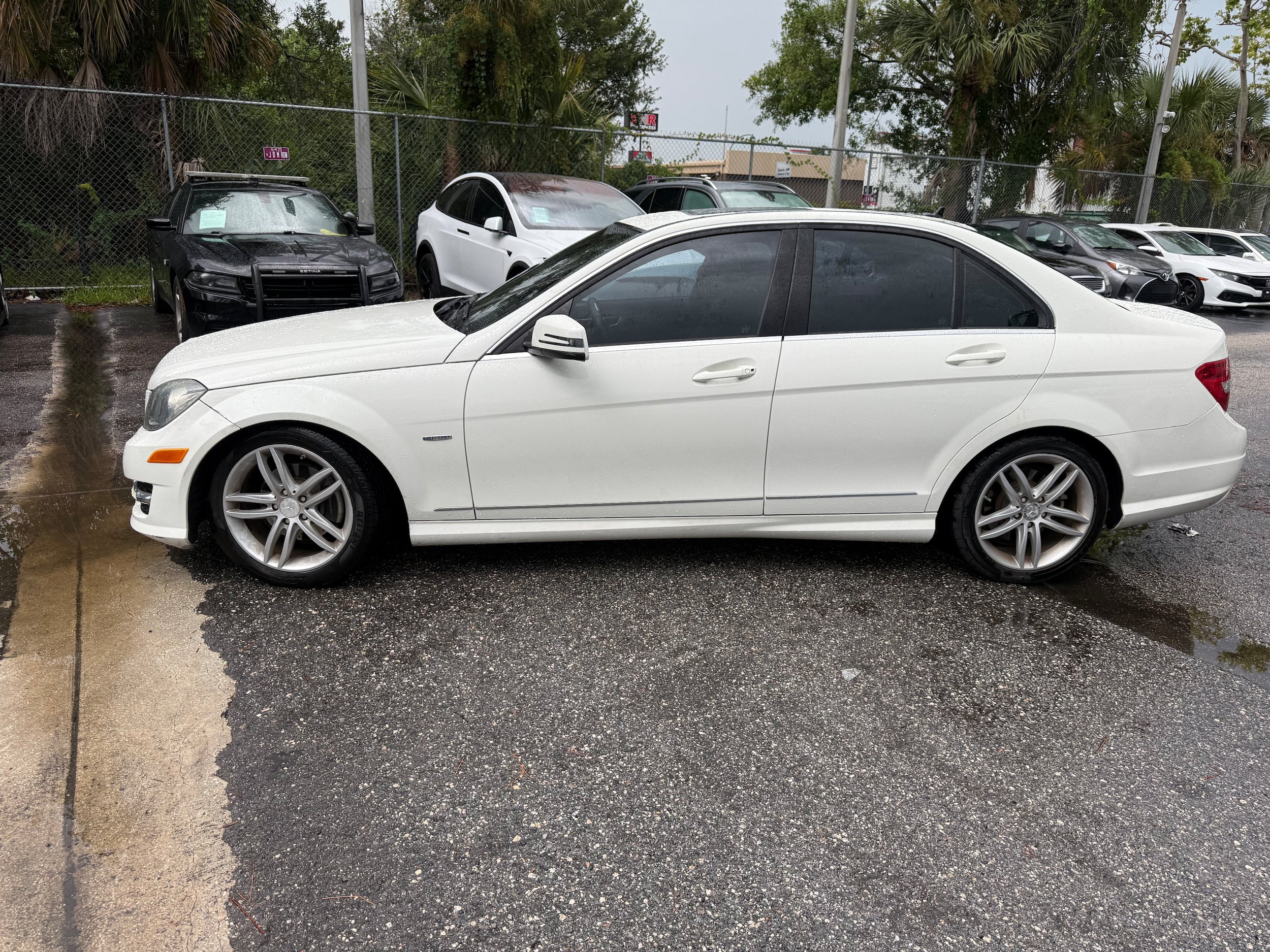 Used 2012 Mercedes-Benz C 250 Sedan image 15