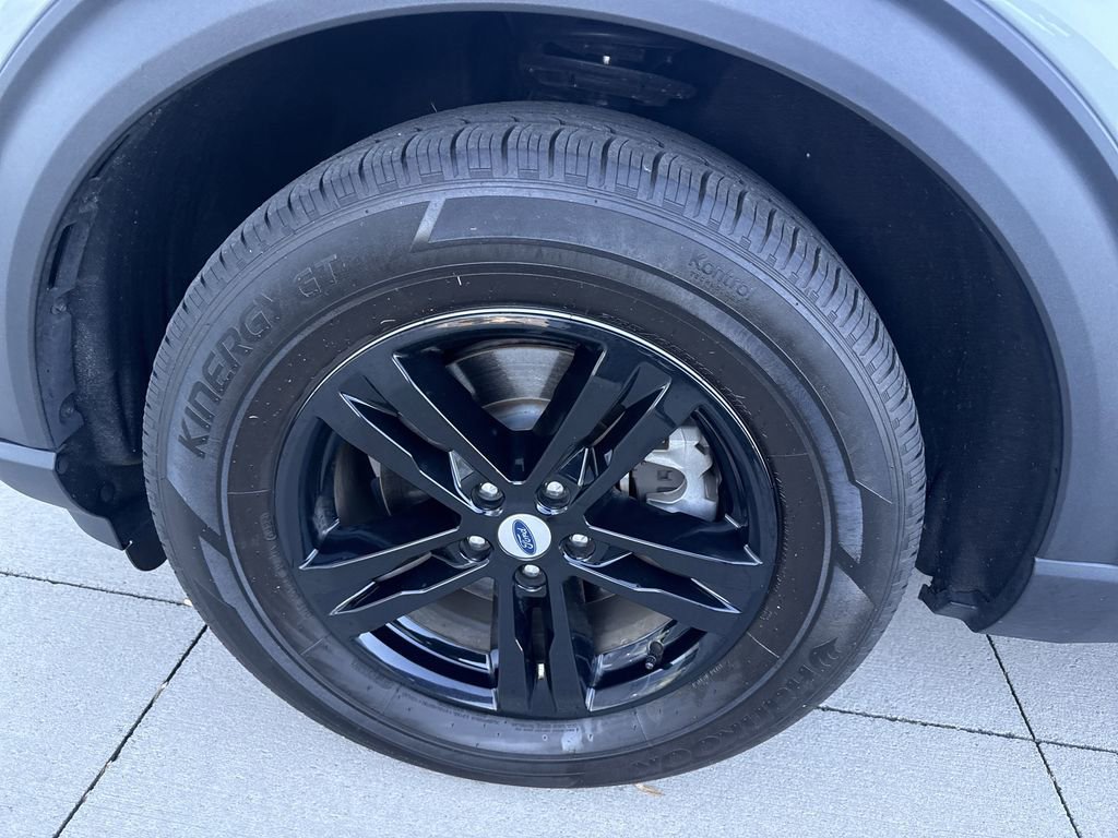 Used 2024 Ford Explorer XLT image 11