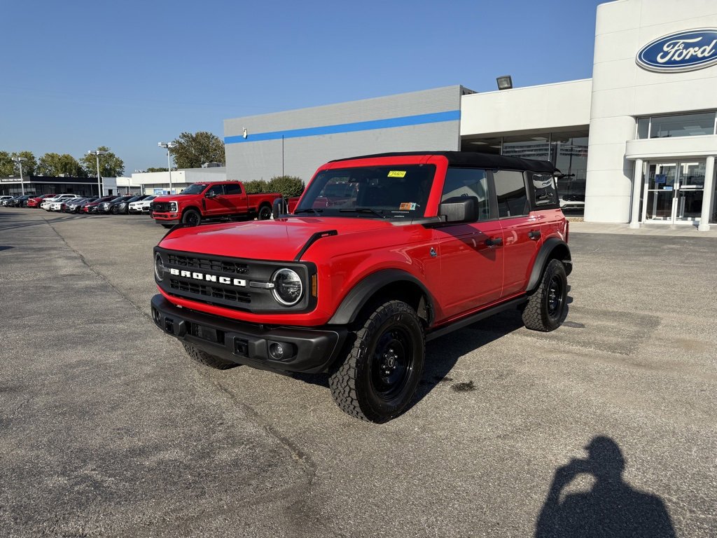 Used 2023 Ford Bronco Black Diamond image 5