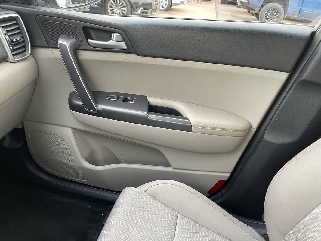 Used 2022 Kia Sportage LX image 23