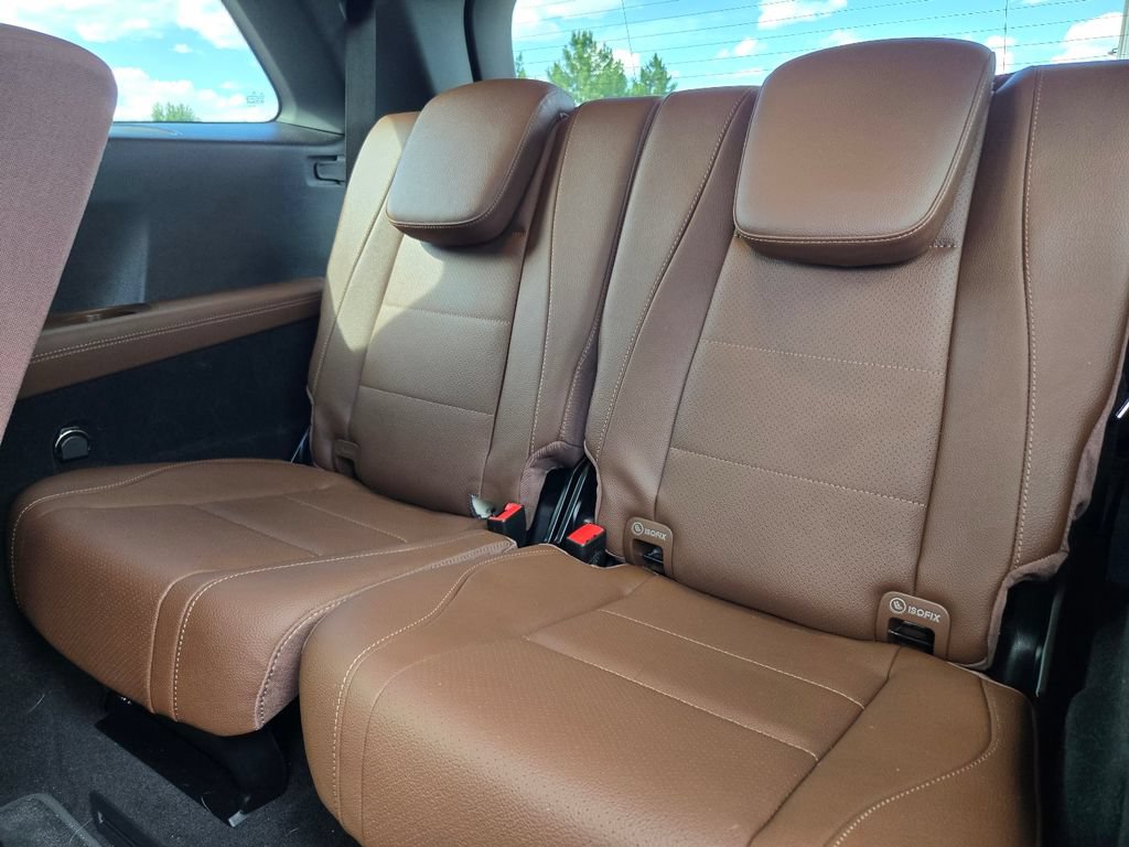 Used 2025 Mercedes-Benz GLS 450 4MATIC image 38