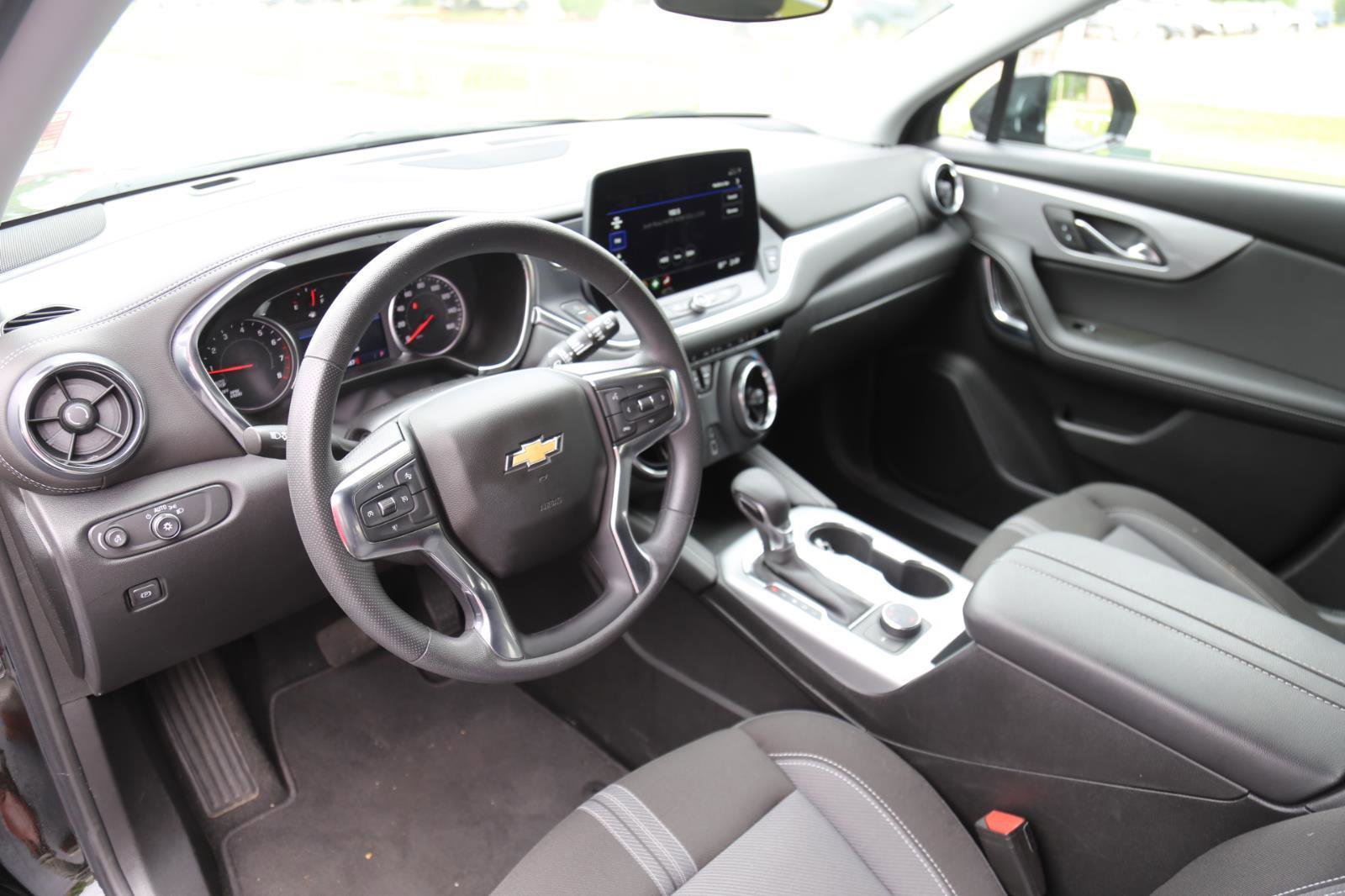 Used 2025 Chevrolet Blazer LT image 6