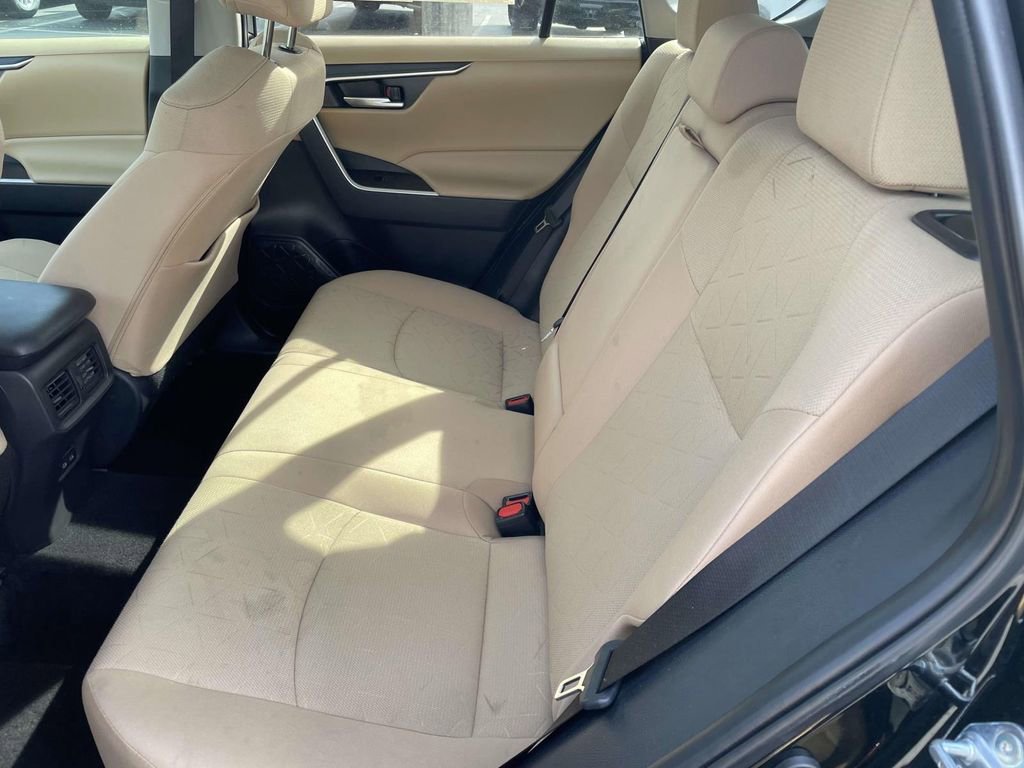 Used 2025 Toyota RAV4 XLE w/ Convenience Package image 23