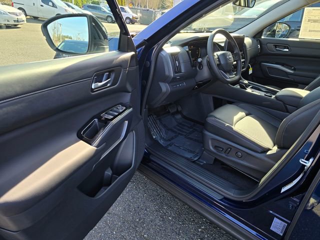 New 2026 Nissan Pathfinder SL image 17