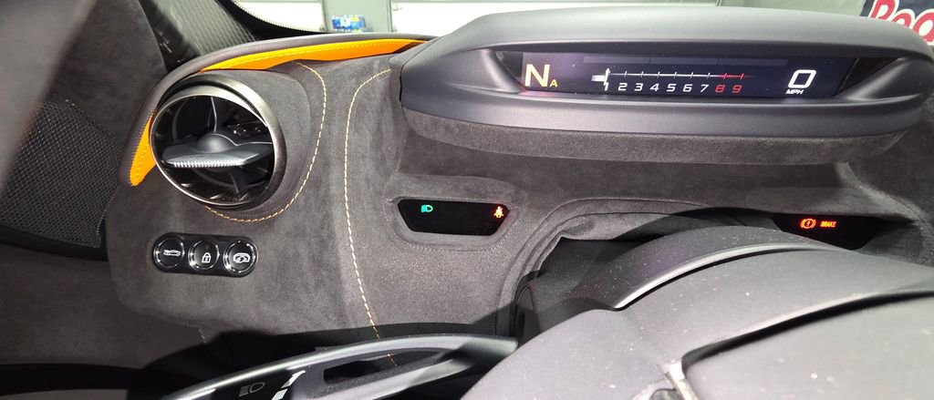 Used 2018 McLaren 720S image 40