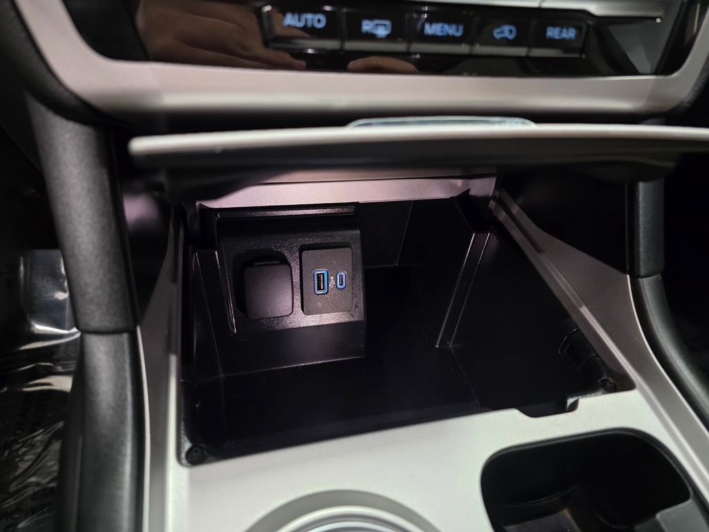 Used 2023 Ford Explorer 2WD image 26