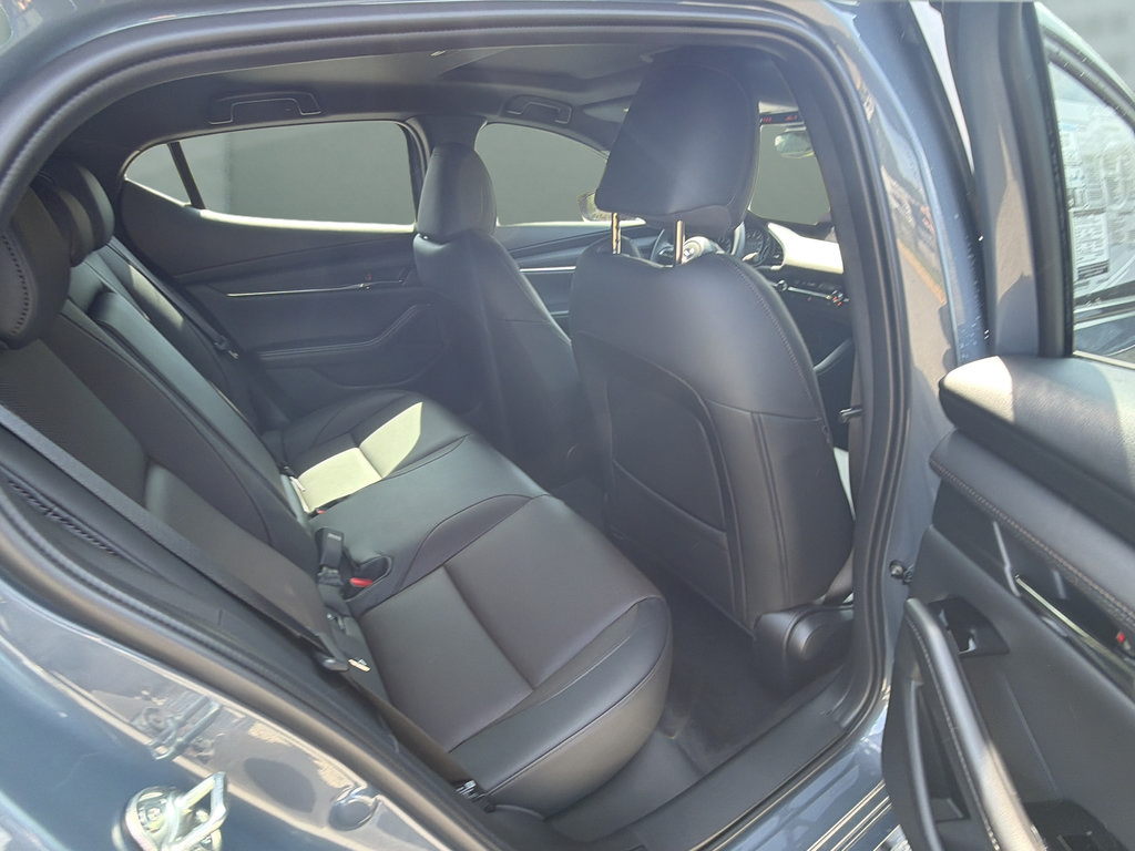 New 2026 MAZDA MAZDA3 2.5 S Hatchback w/ Premium Pkg FWD image 32