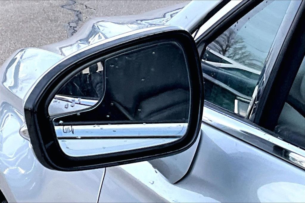 Used 2015 Ford Fusion SE w/ Equipment Group 202A image 13