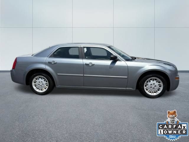 Used 2007 Chrysler 300 RWD image 2
