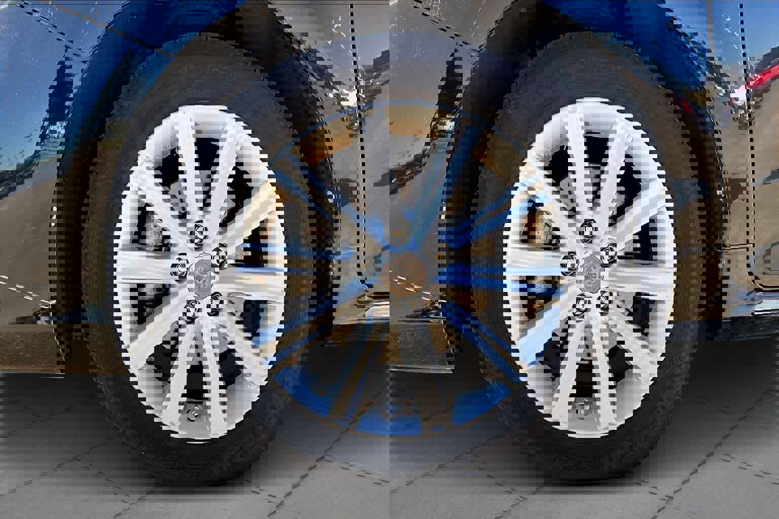 Used 2013 Toyota Camry L image 9