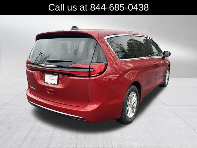 New 2026 Chrysler Pacifica Select image 5