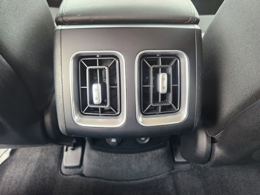 Used 2022 Kia Sorento LX image 11