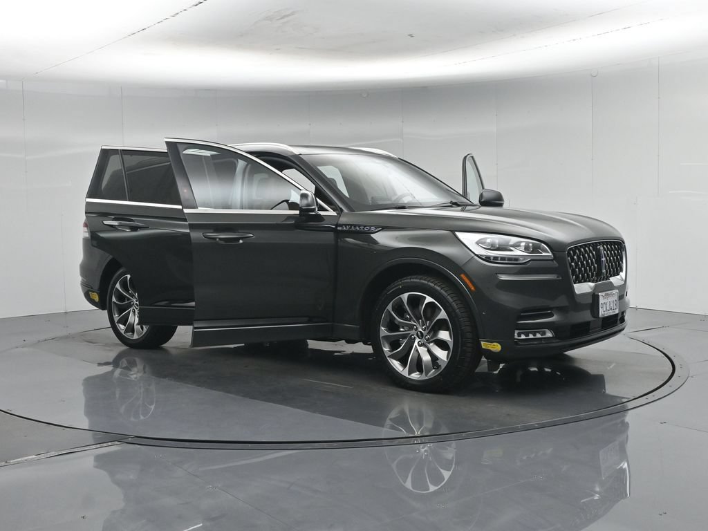 Used 2022 Lincoln Aviator Grand Touring w/ Equipment Group 301A AWD/4WD image 34