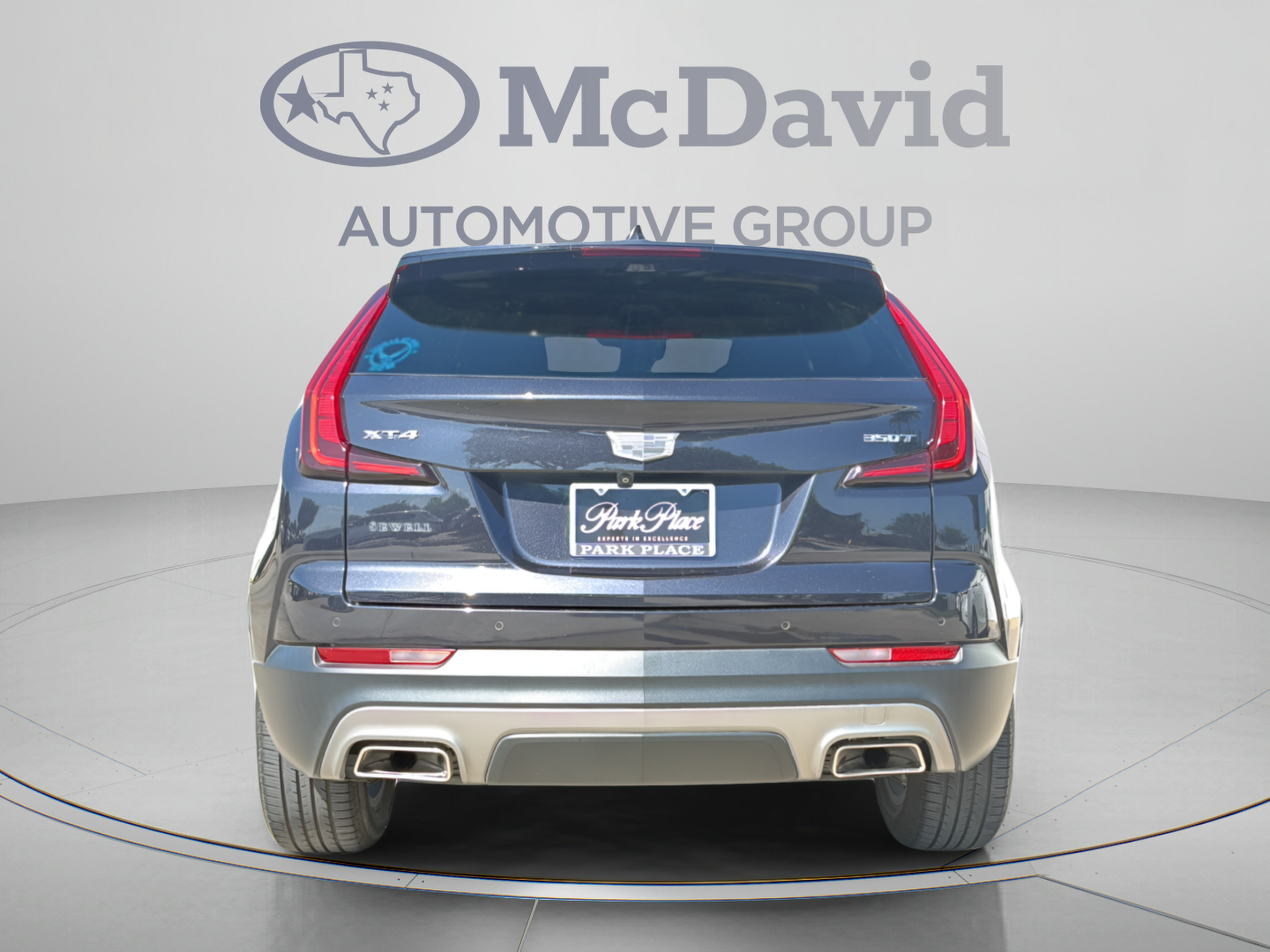 Used 2022 Cadillac XT4 Premium Luxury w/ Enhanced Visibility Package FWD image 5