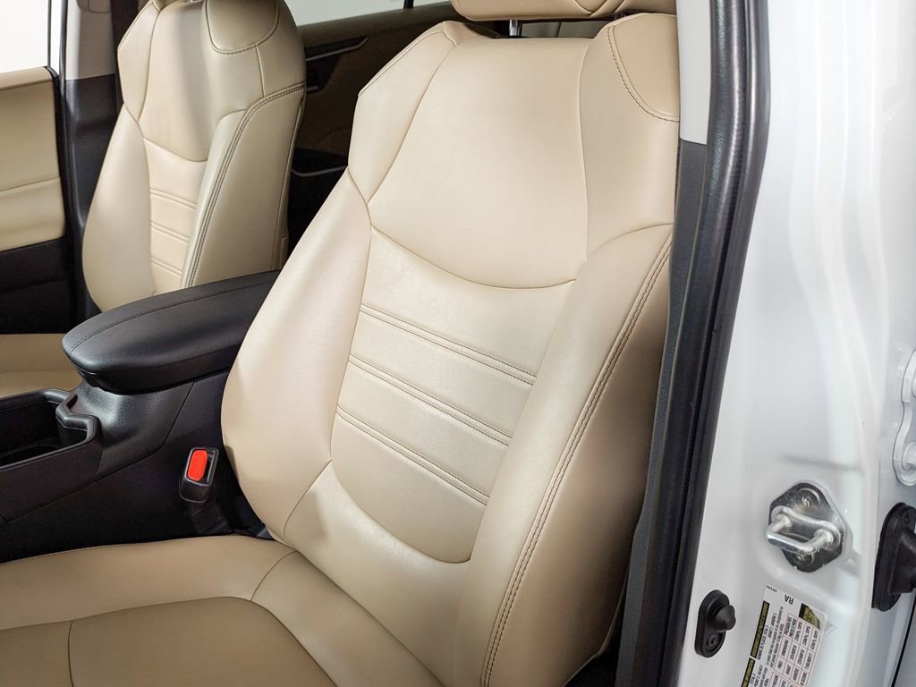 Used 2023 Toyota RAV4 XLE Premium image 20