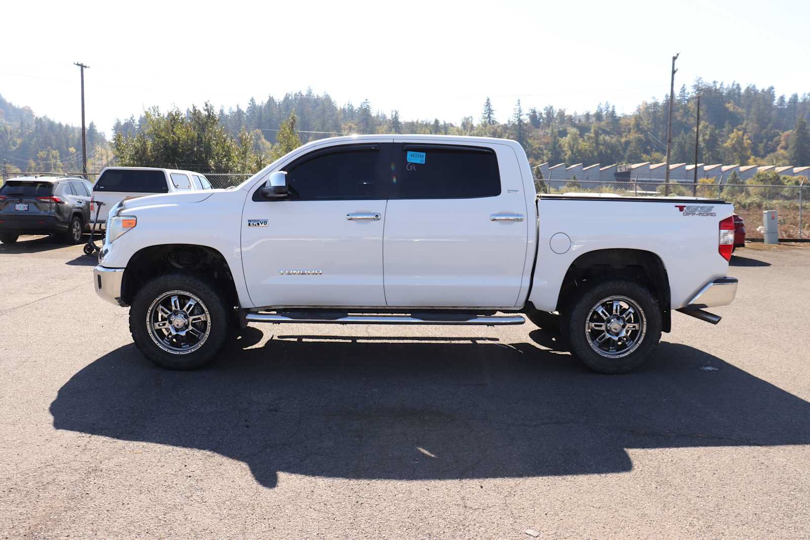 Used 2014 Toyota Tundra SR5 w/ SR5 Upgrade Package AWD/4WD image 8