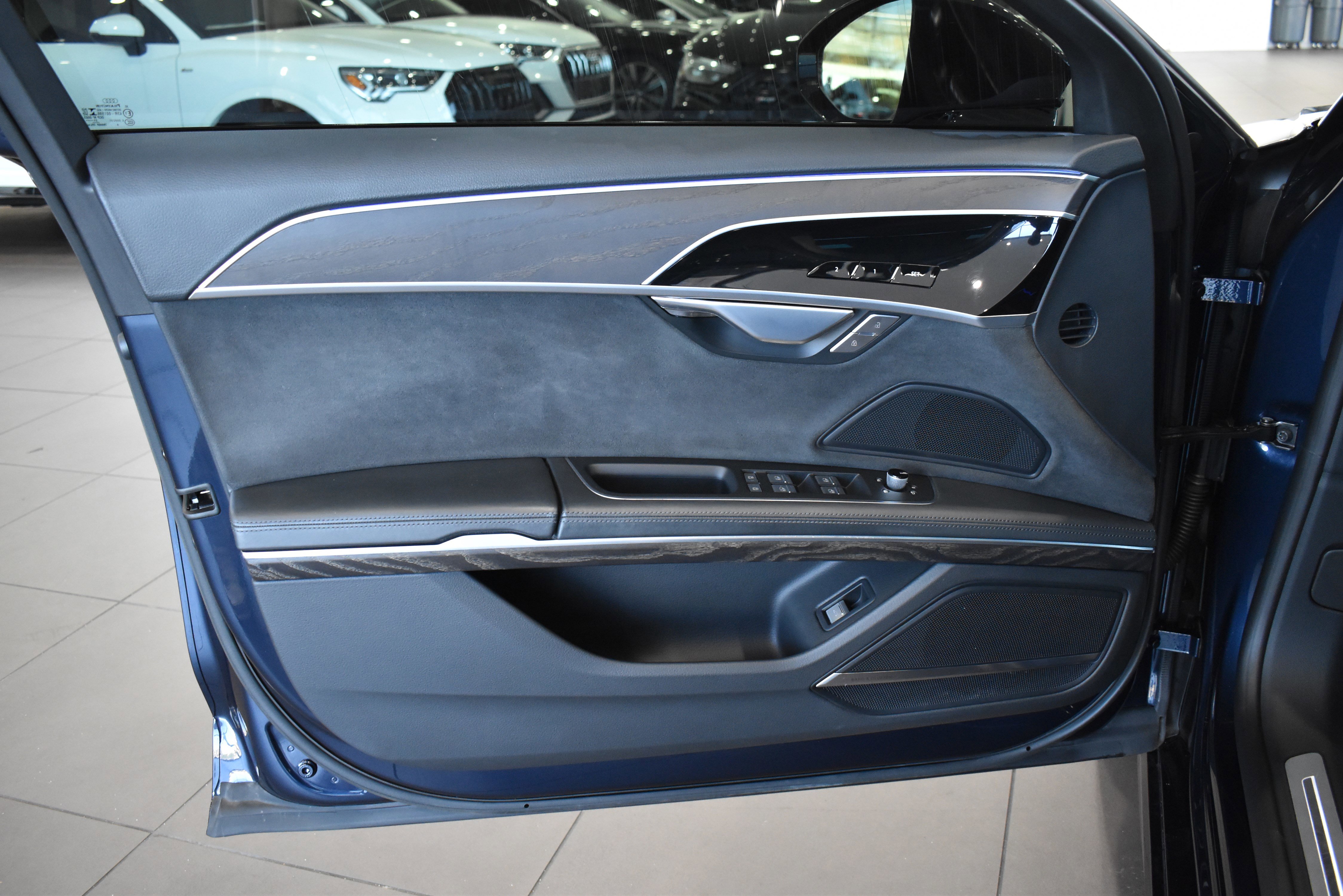 Used 2022 Audi A8 L 3.0T w/ Executive Package image 38