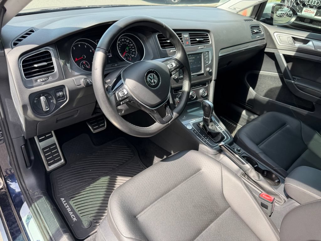 Used 2017 Volkswagen Golf Alltrack SE AWD/4WD image 11