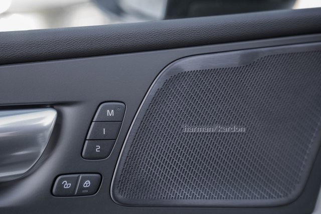 New 2026 Volvo XC60 B5 Ultra w/ Protection Package Premier image 38