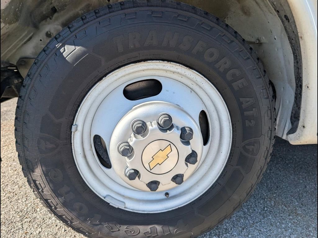 Used 2015 Chevrolet Express 3500 w/ Shuttle Bus Package RWD image 25