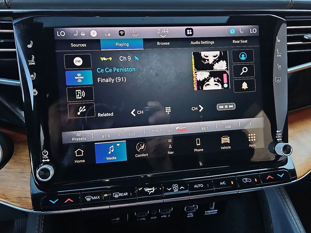 Used 2022 Jeep Grand Wagoneer Series III w/ Rear Seat Video Group 1 image 28