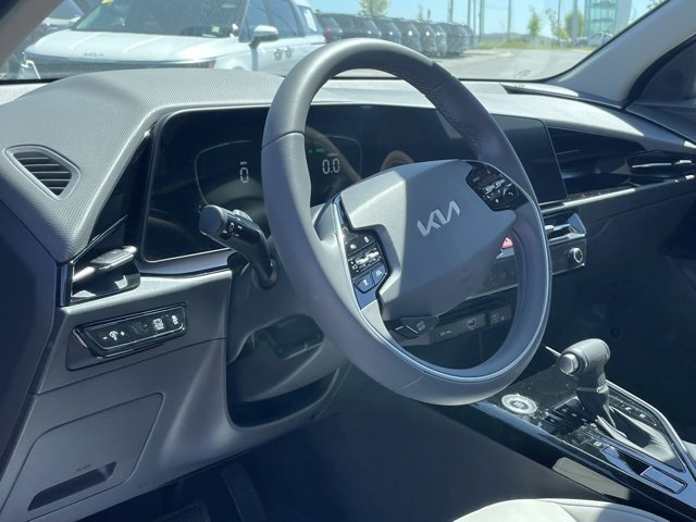 New 2025 Kia Niro EX image 9