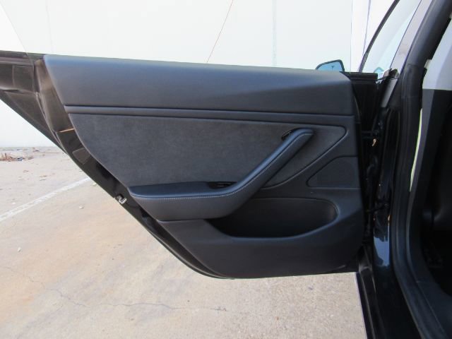 Used 2018 Tesla Model 3 Long Range image 15