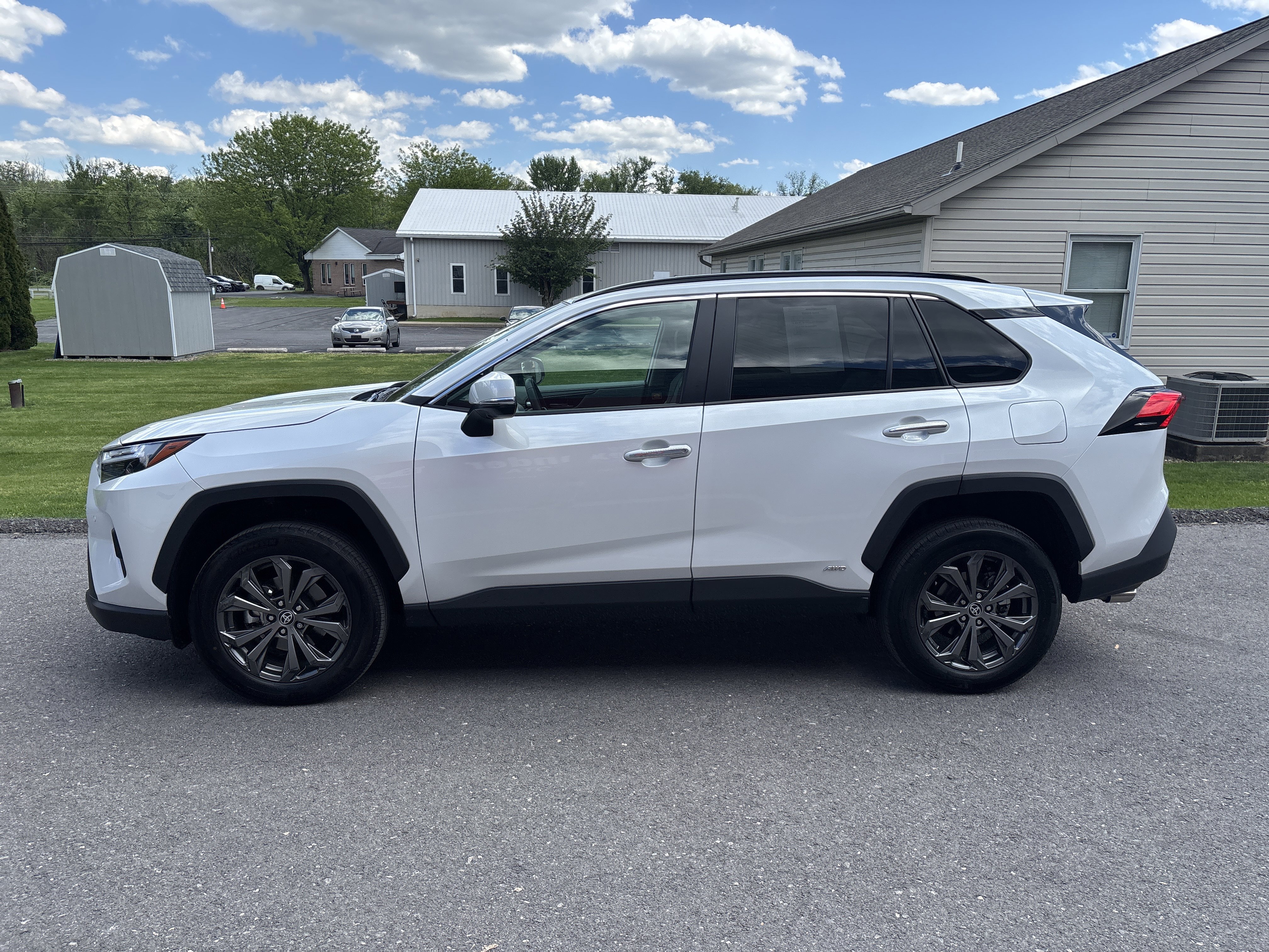 Used 2023 Toyota RAV4 Limited AWD/4WD image 7