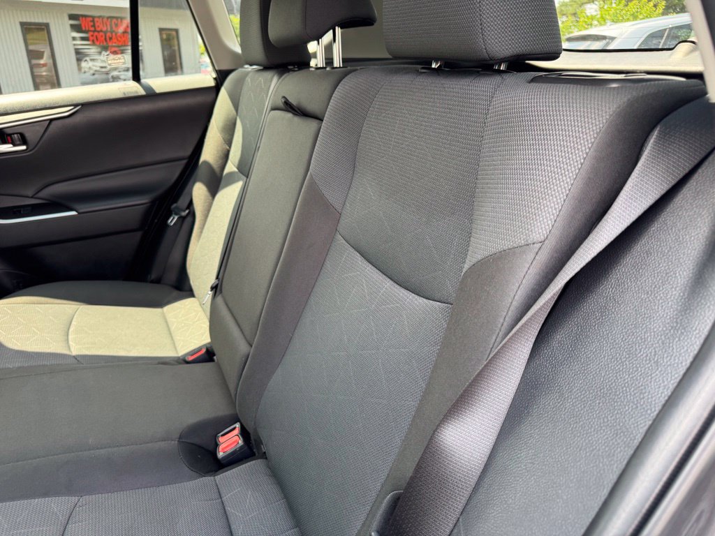 Used 2024 Toyota RAV4 XLE AWD/4WD image 16