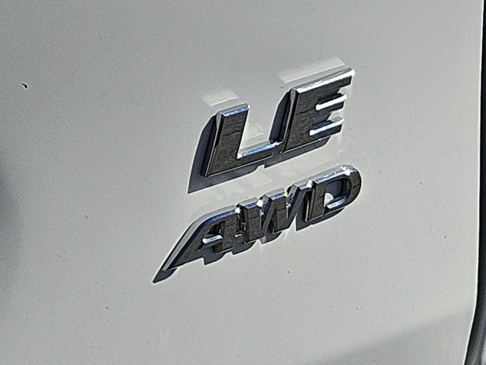 Used 2025 Toyota RAV4 LE AWD/4WD image 31